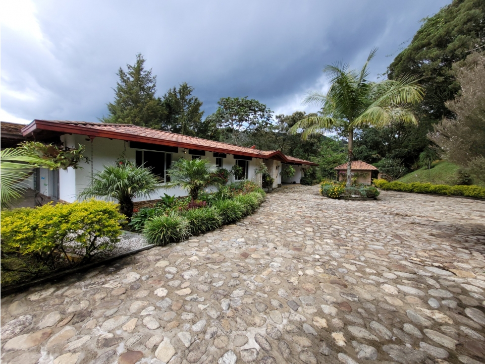 RENTA CASA FINCA EL RETIRO VEREDA EL CARMEN