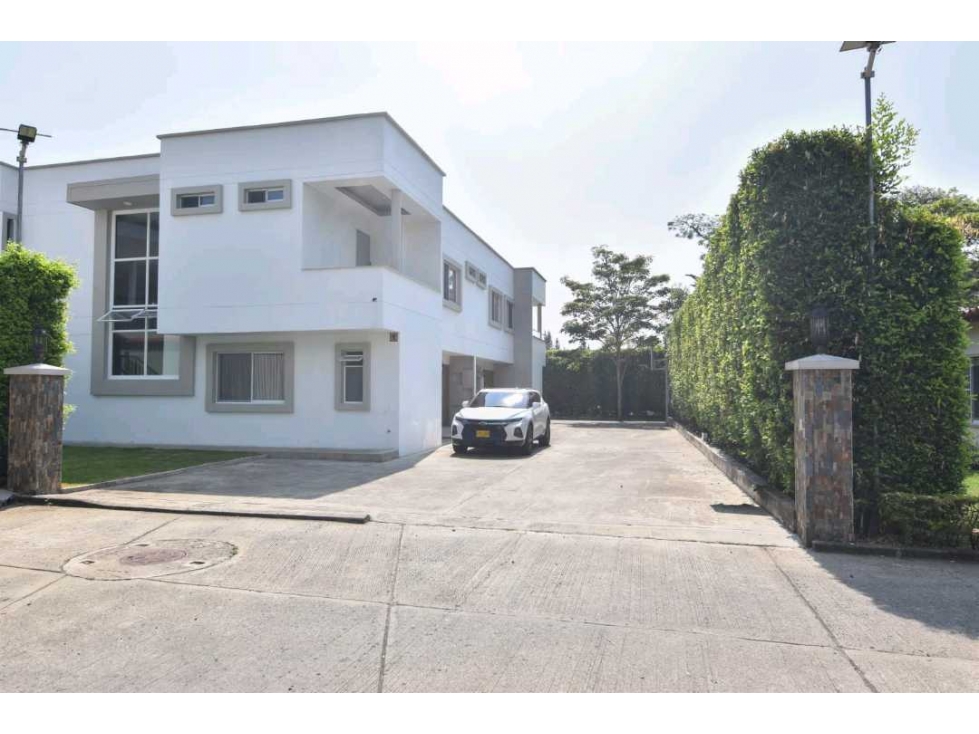 VENDO CASA BIFAMILIAR EN CONDOMINIO EN PANCE. W 7406002 L.G