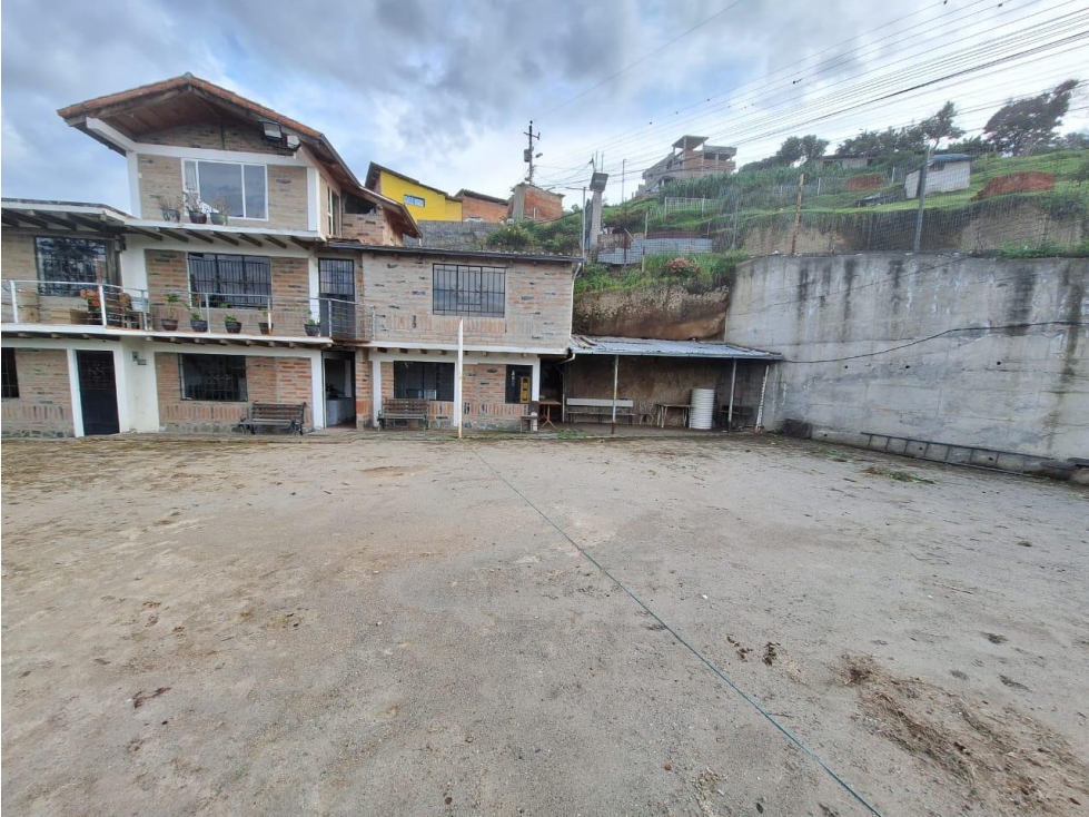 Tumbaco, Casa en Renta, 250m2, 2 Habitaciones. - 4