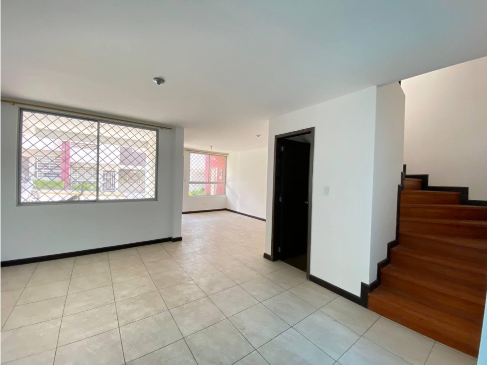 Pomasqui, Casa en Venta, 124m2, 2 Habitaciones, 3 Baños.