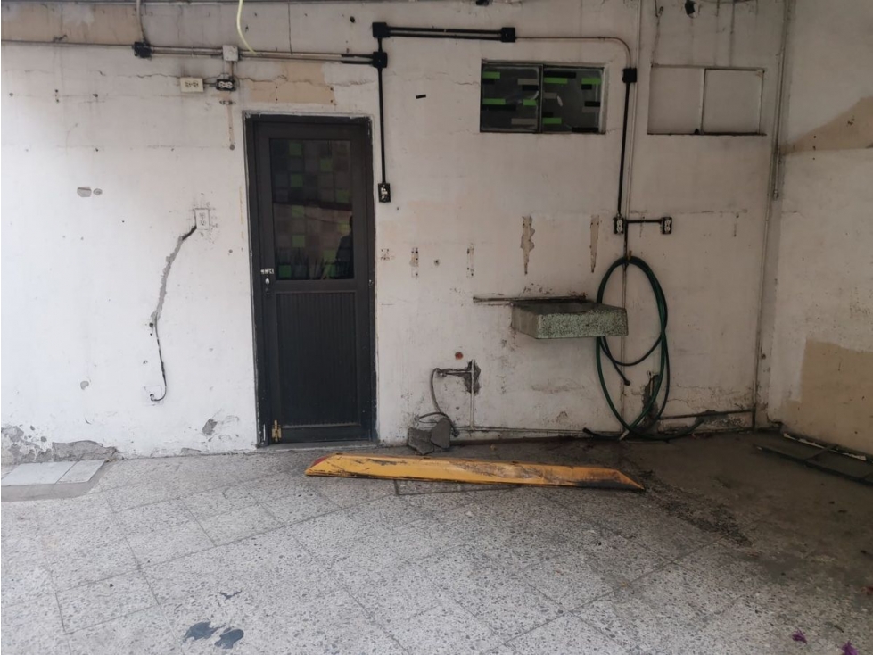 CASA EN VENTA CON USO DE SUELO COMERCIAL EN VENTA SAN JUAN DE ARAGON VI - 4