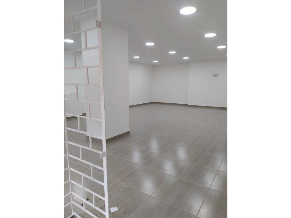 Arriendo local en el norte recién remodelado