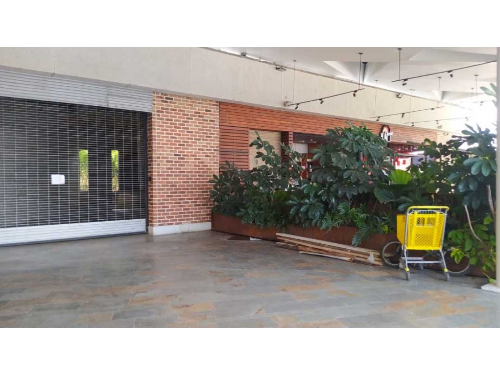Arriendo local unicentro zona oasis — foto 2