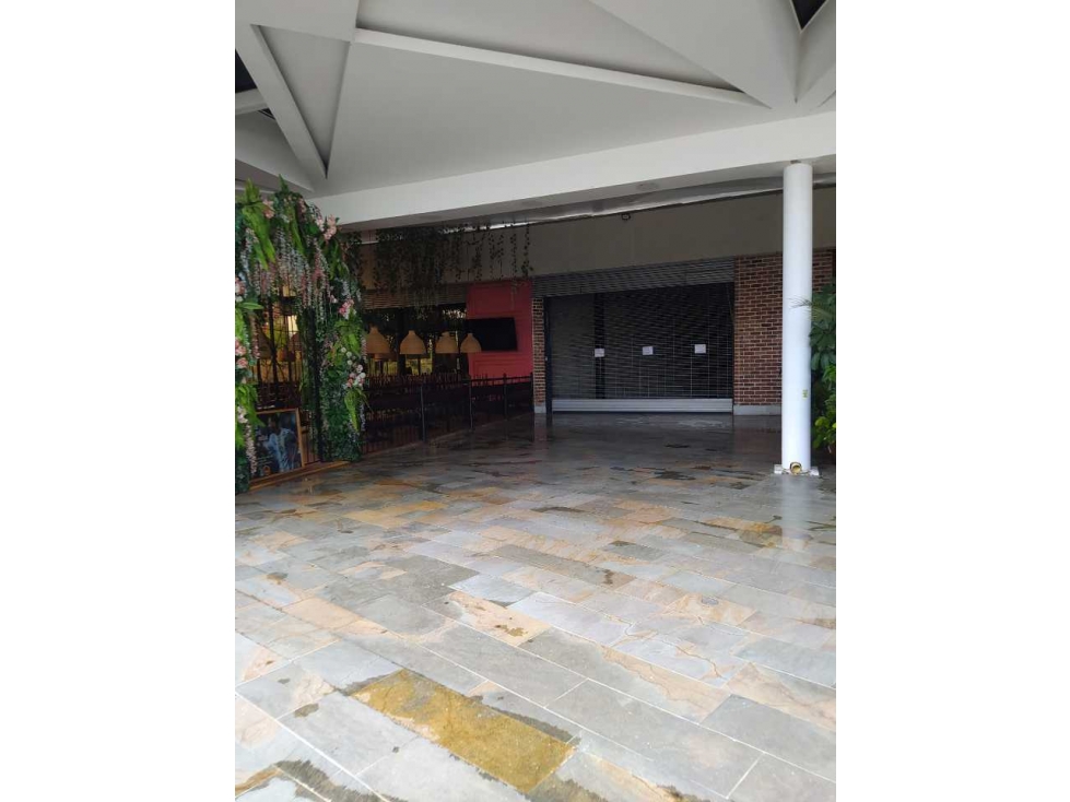 Arriendo local unicentro zona oasis — foto 4