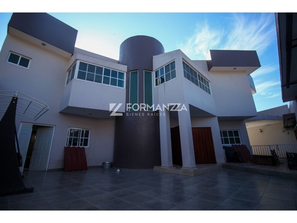 AMPLIA RESIDENCIA EN VENTA EN ESMERALDA COLIMA - 3