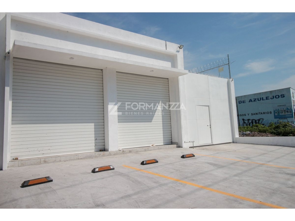 Bodega Comercial en Renta sobre avenida, Villa de Álvarez, Colima - 3