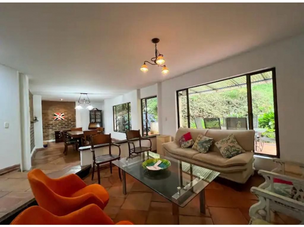 VENDO CASA TRADICIONAL EN ENVIGADO ANTIOQUIA - 1