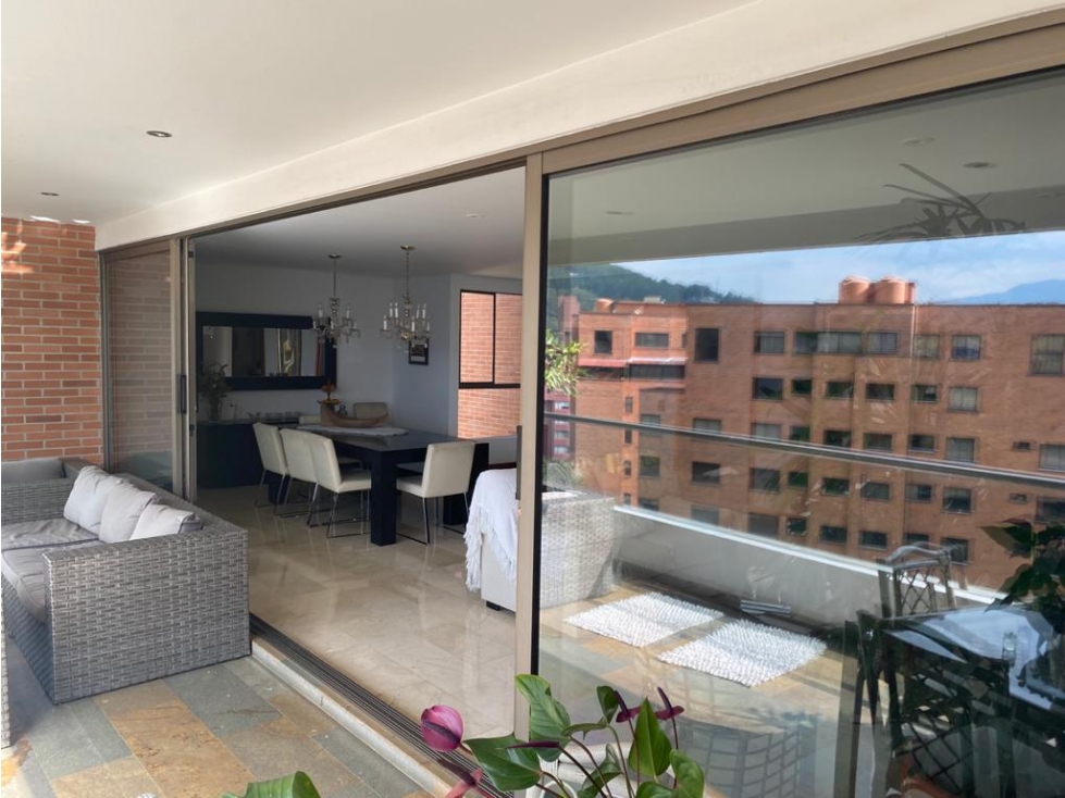 VENDO APARTAMENTO LA CONCHA 305 M2 CON CUARTO HOBBIES