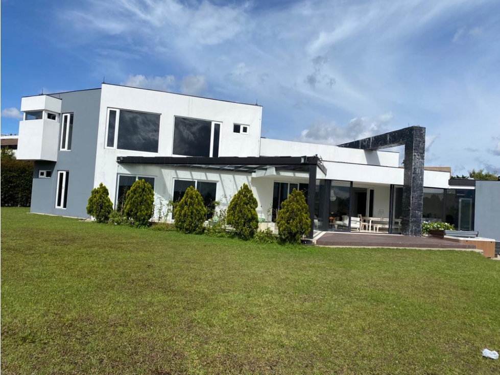 Vendo casa alto de las palmas en unidad cerrada