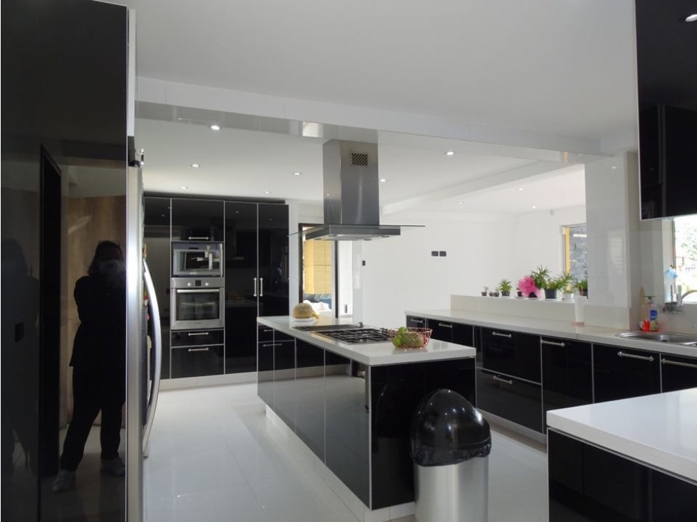 VENDO CASA EN APOSENTOS. AR - 4