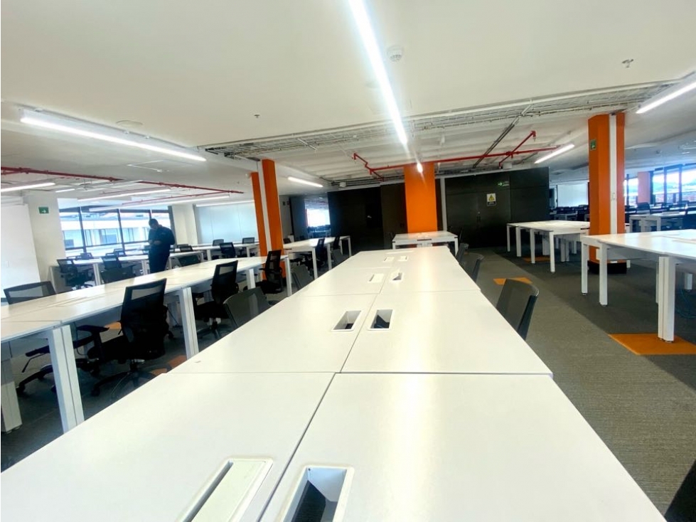 ARRIENDO OFICINA AMOBLADA CON 232 PUESTOS. AR — foto 5
