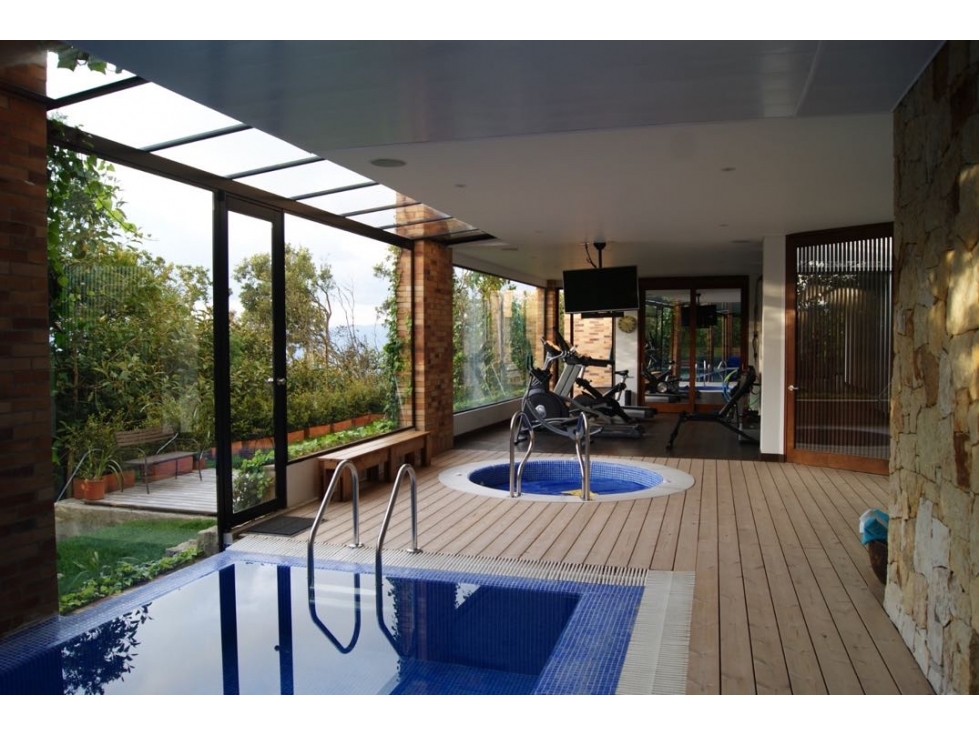 VENDO ESPECTACULAR CASA CON PISCINA EN PORTAL DE FUSCA. AR — foto 5