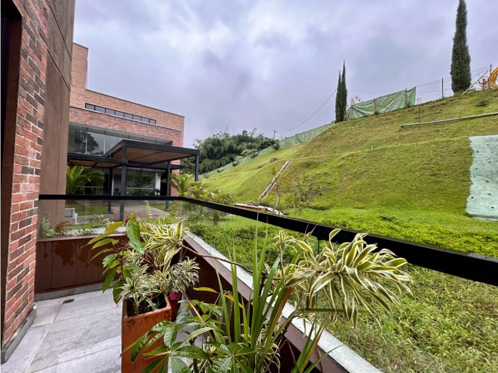 VENTA APARTAMENTO IDEAL PARA RETIRARSE AL PENSIONARSE RODEADO D VERDE