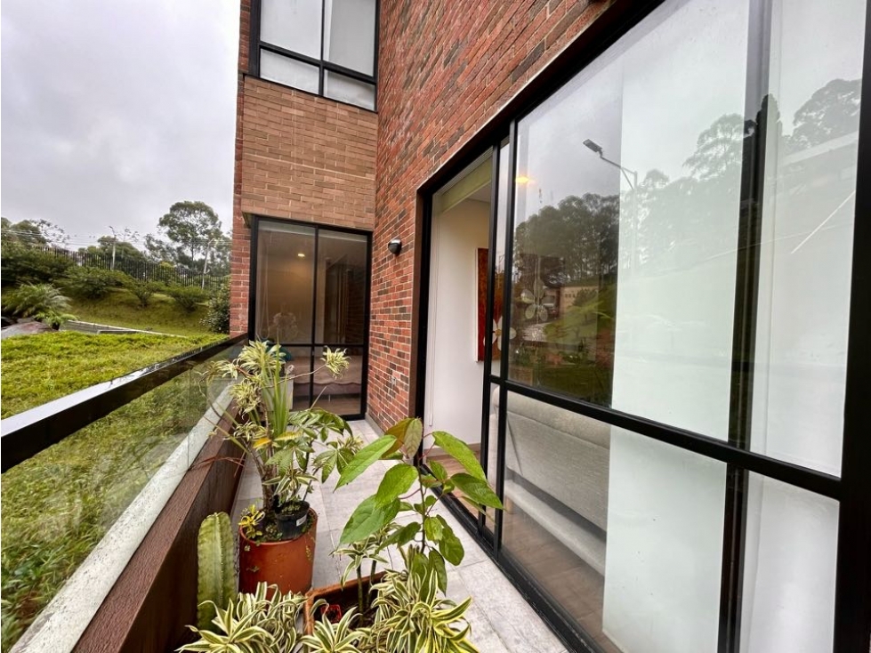 VENTA APARTAMENTO IDEAL PARA RETIRARSE AL PENSIONARSE RODEADO D VERDE — foto 4