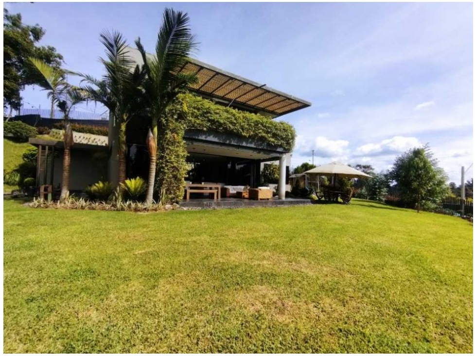 Casa en Arriendo en Medellín Las Palmas