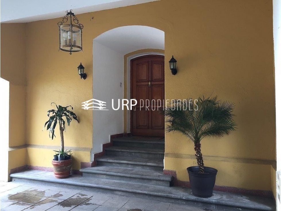 CASA EN LA MEJOR UBICACIÓN DE LOMAS DE CHAPULTEPEC