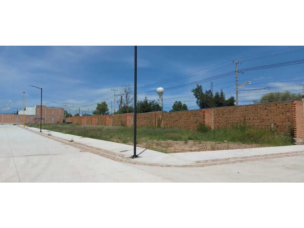 Terrenos en Venta en Residencial Los Zarzales - 1