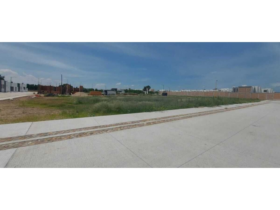 Terrenos en Venta en Residencial Los Zarzales - 3
