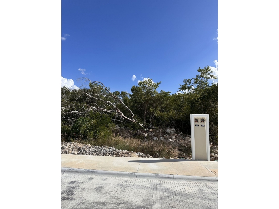 Terreno en privada con campo de Golf y amenidades Merida Yucatán - 5