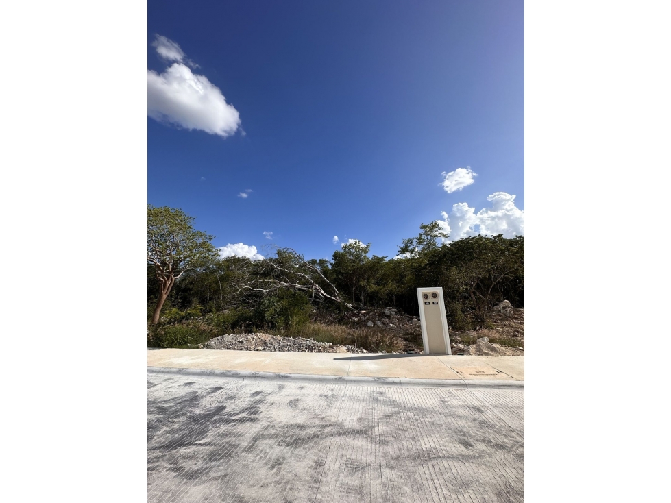 Terreno en privada con campo de Golf y amenidades Merida Yucatán - 6