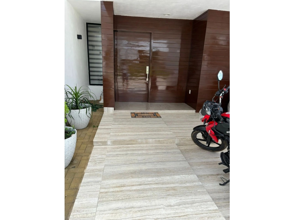 RESIDENCIA EN VENTA EN PRIVADA EL ROBLE - 3