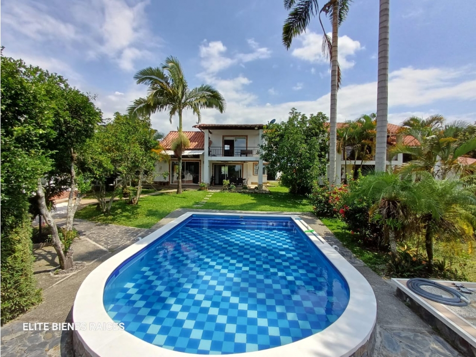 CASA CAMPESTRE EN EL CAIMO