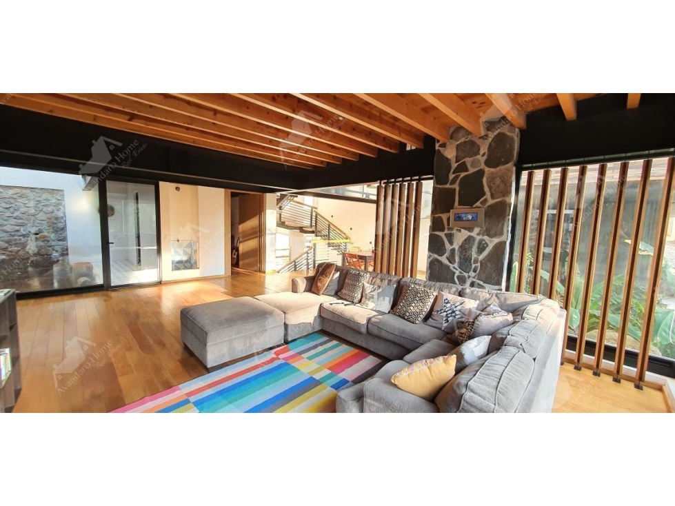 CASA EN VENTA, FONTANA ALTA AVÁNDARO