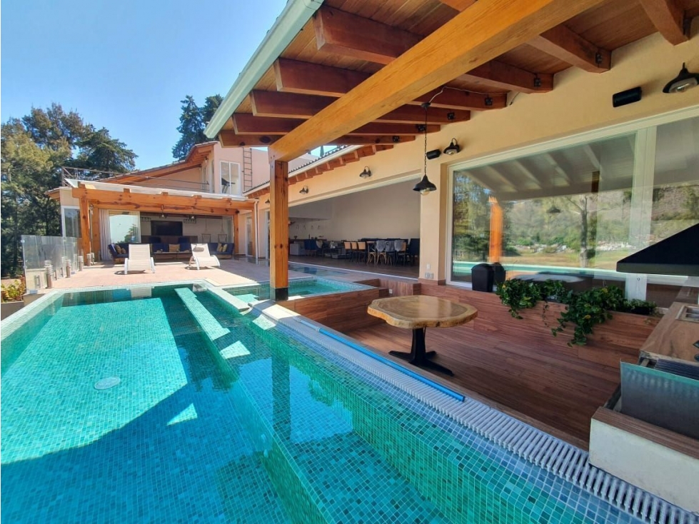 Casa en Venta en la Peña Valle de Bravo