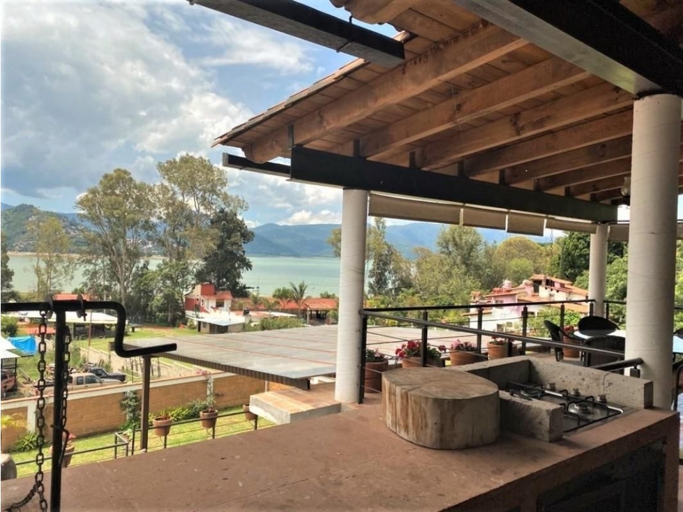 CASA EN RENTA EN VALLE DE BRAVO