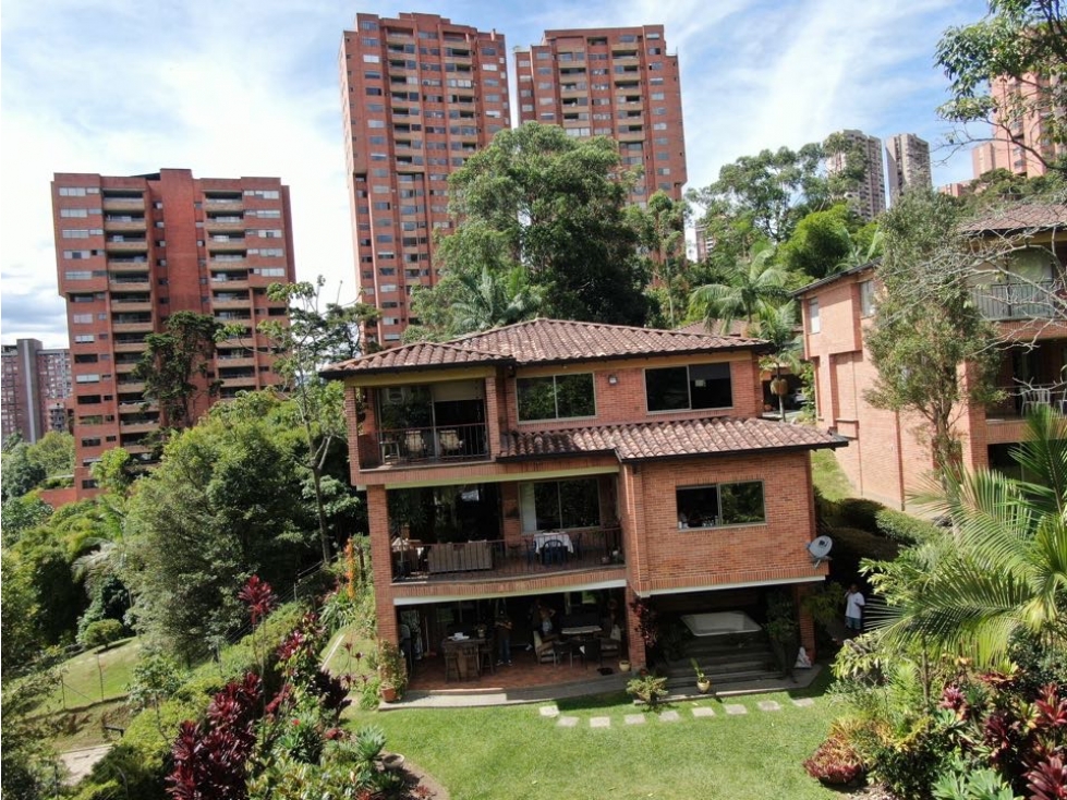 Se vende Casa En La Calera el poblado Medellín