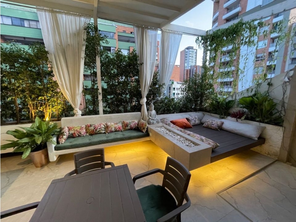Se vende casa en laureles Medellín