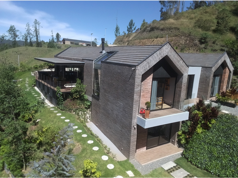 Espectacular casa en parcelación cerca al Retiro — foto 4