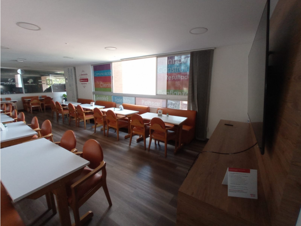 OFICINA PARA LA VENTA RENTANDO EL 0,7% NETO EN PALMAS CCZ