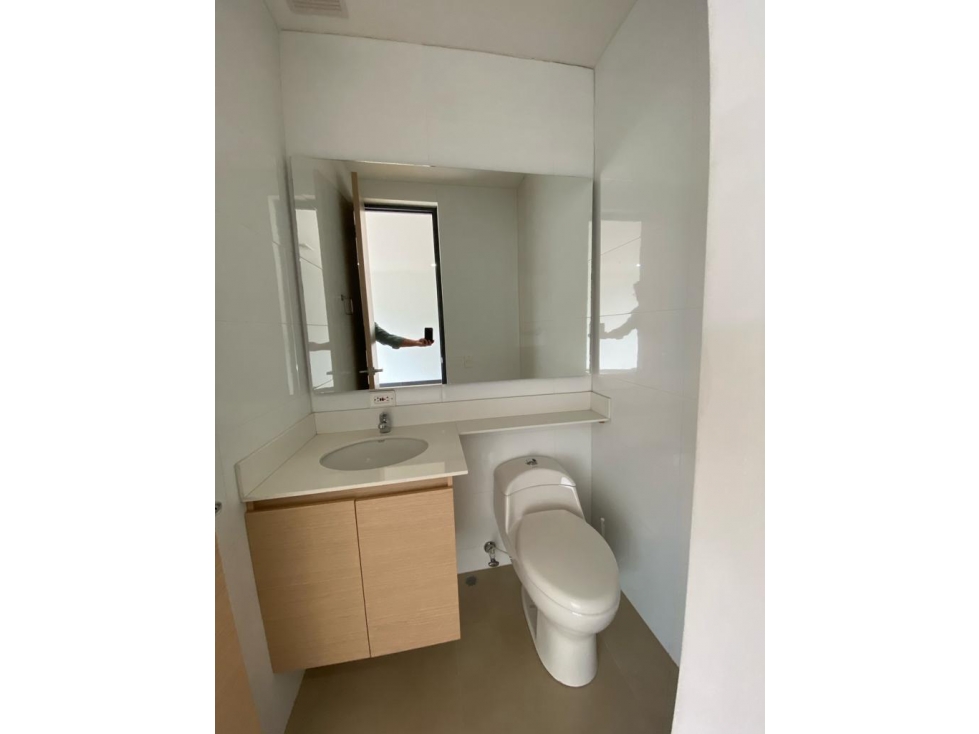 VENTA Y ARRIENDO DE HERMOSA OFICINA EN MANILA EL POBLADO SRA — foto 6