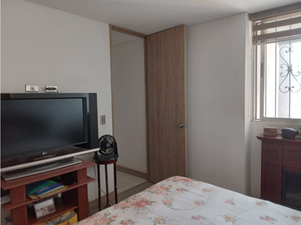 VENTA DE APARTAMENTO EN EDIFICIO EXCLUSIVO EN SIMON BOLIVAR CCZ — foto 4