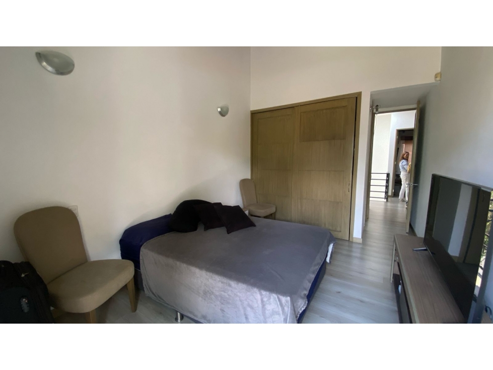 VENTA DE HERMOSA CASA REMODELADA EN SECTOR MONTESSORI CCZ — foto 2