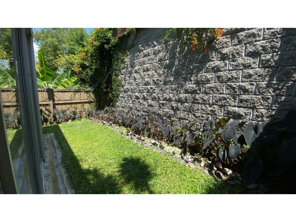 VENTA DE HERMOSA CASA REMODELADA EN SECTOR MONTESSORI CCZ — foto 4