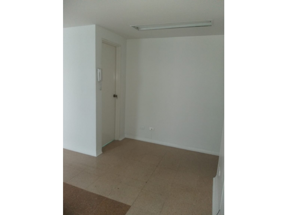 VENTA DE OFICINA CON PRECIO DE OPORTUNIDAD EN MILLA DE ORO — foto 2