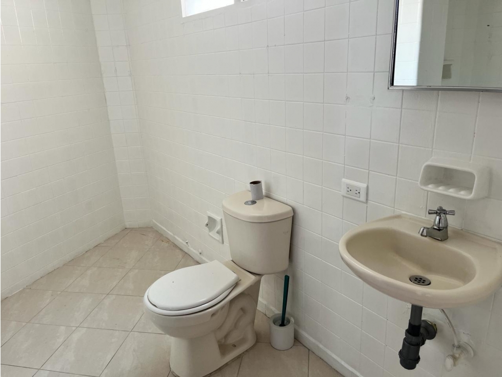 ARRIENDO CASA EN LAURELES PARA OFICINA CCZ — foto 3
