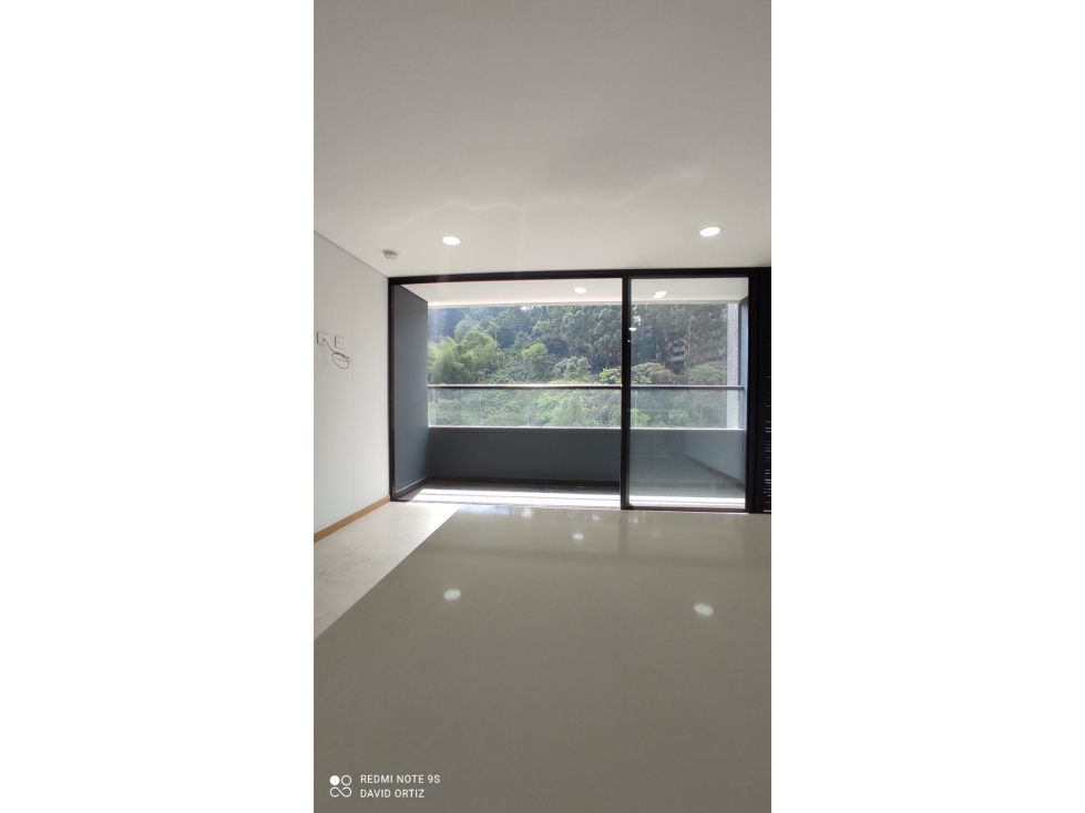 VENTA DE HERMOSO APARTAMENTO EN PALMAS PISO ALTO CCZ — foto 5