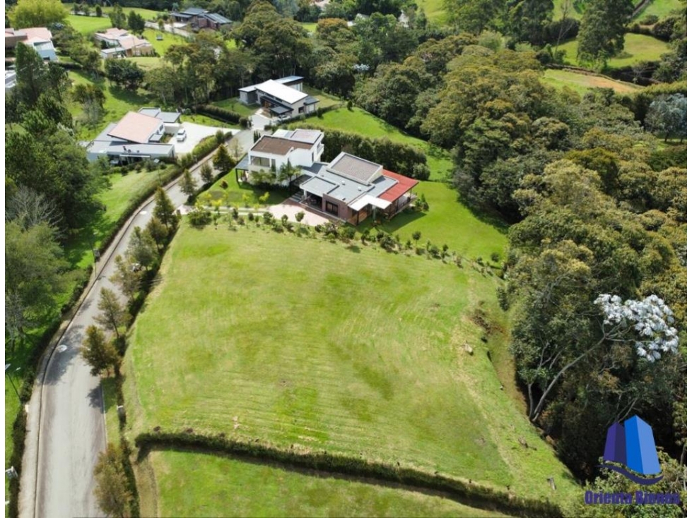 LOTE EN LA CEJA EN VENTA UNIDAD MONTE CAPIRO HERMOSO CCZ — foto 3