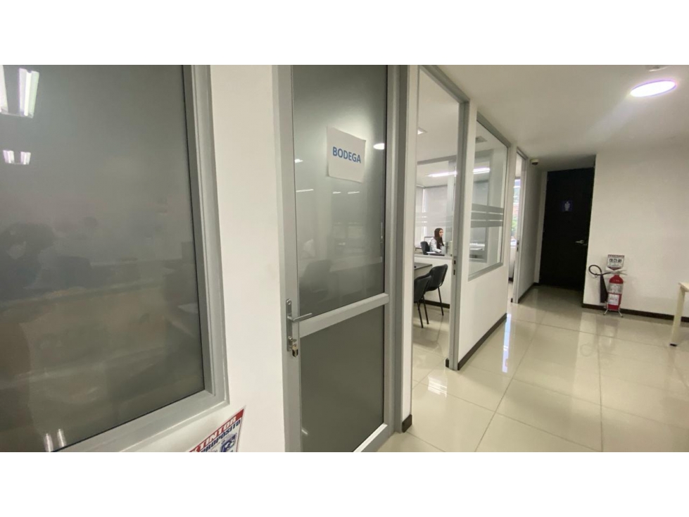 OFICINA EN VENTA PARA TU EMPRESA EN EL POBLADO CCZ — foto 2