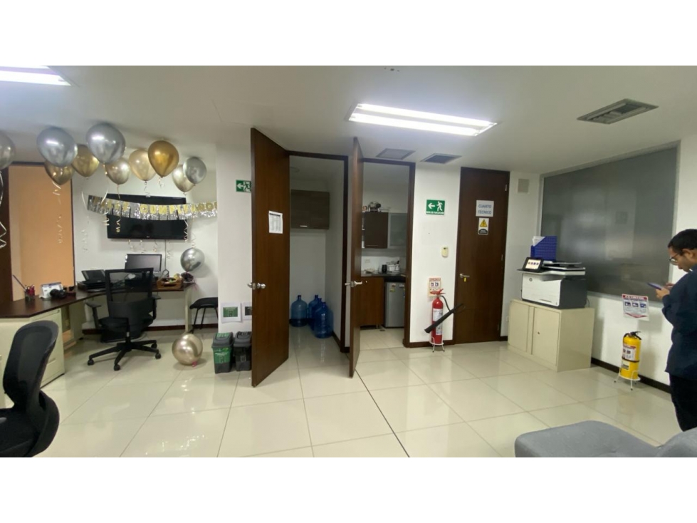 OFICINA EN VENTA PARA TU EMPRESA EN EL POBLADO CCZ — foto 3