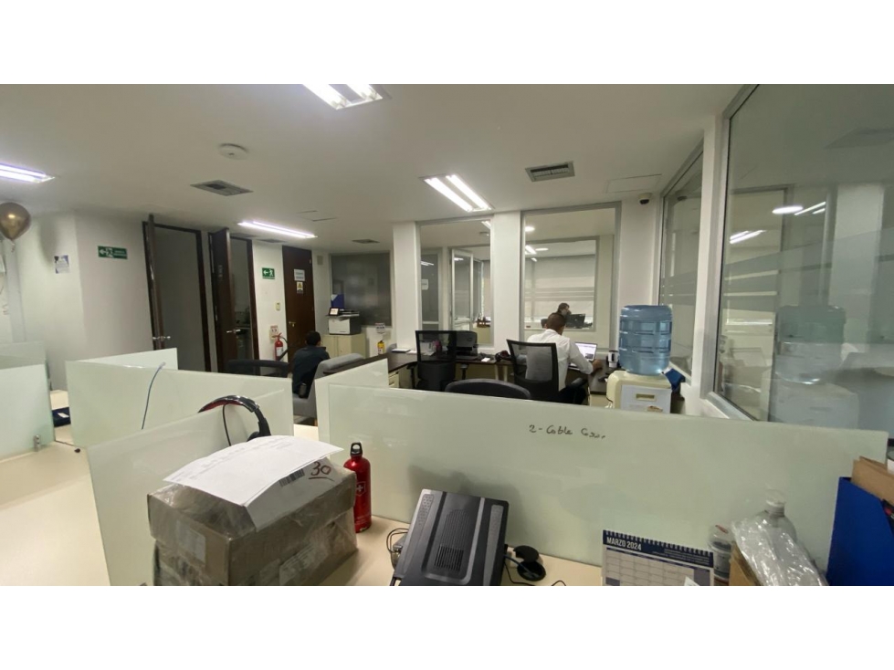 OFICINA EN VENTA PARA TU EMPRESA EN EL POBLADO CCZ — foto 5