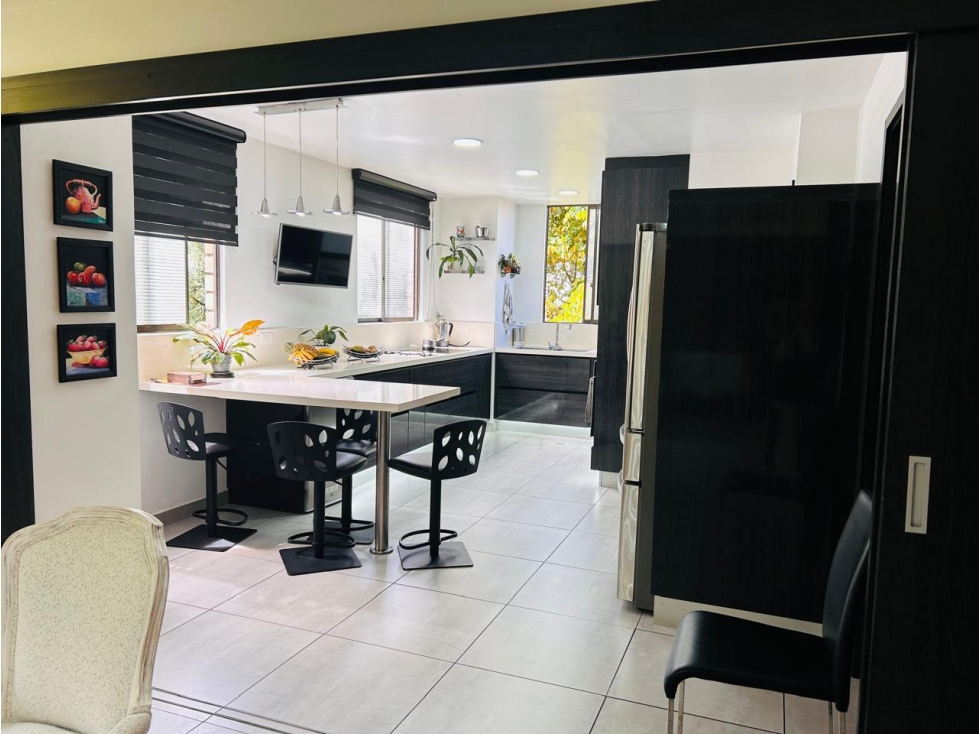APARTAMENTO EN VENTA REMODELADO HERMOSO EN LA SUPERIOR LAA — foto 2