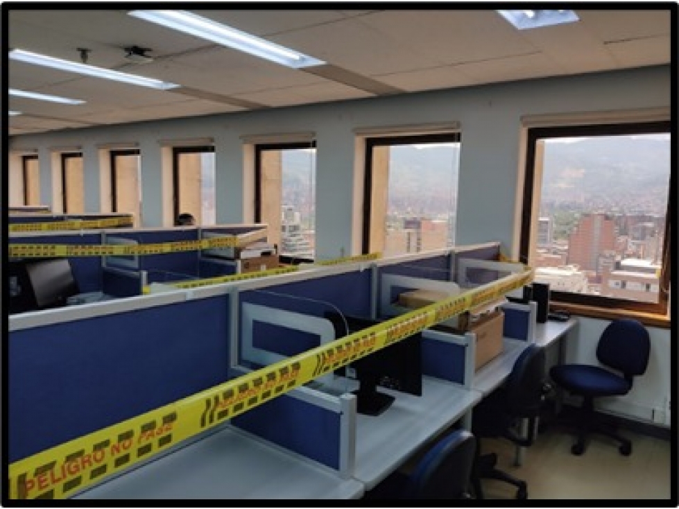 OFICINA EN EL PARQUE BERRIO PARA RENTA EN PISO ALTO CCZ — foto 3
