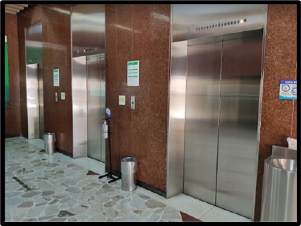 OFICINA EN EL PARQUE BERRIO PARA RENTA EN PISO ALTO CCZ — foto 6