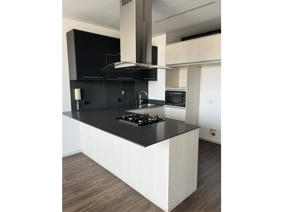 APARTAMENTO HERMOSO EN MILLA DE ORO PARA RENTA EN PISO ALTO CCZ — foto 6