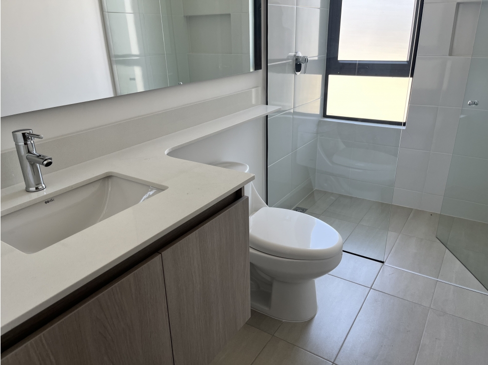 APARTAMENTO EN VENTA PARA ESTRENAR EN PISO ALTO ENVIGADO CCZ — foto 2