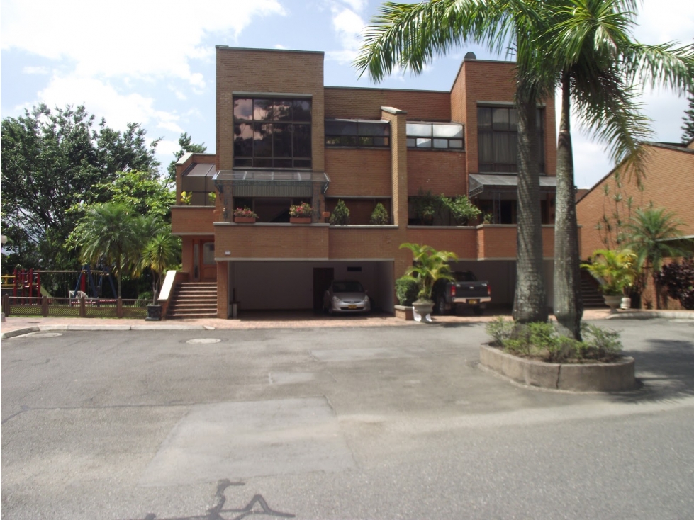 Casa en venta 600 m Poblado, El Tesoro Medellin